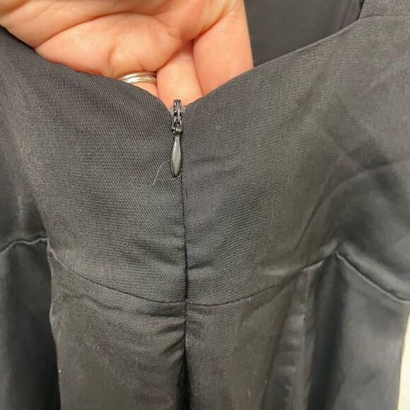 Kimchi Blue Black Notch Front Fit and Flare Mini Holiday Dress Size 6 - Picture 9 of 9